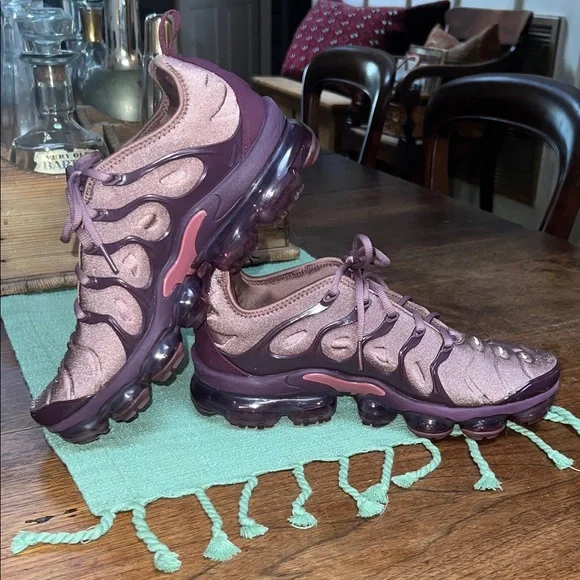 Nike Air VaporMax Plus in Smokey Mauve - Picture 8 of 8